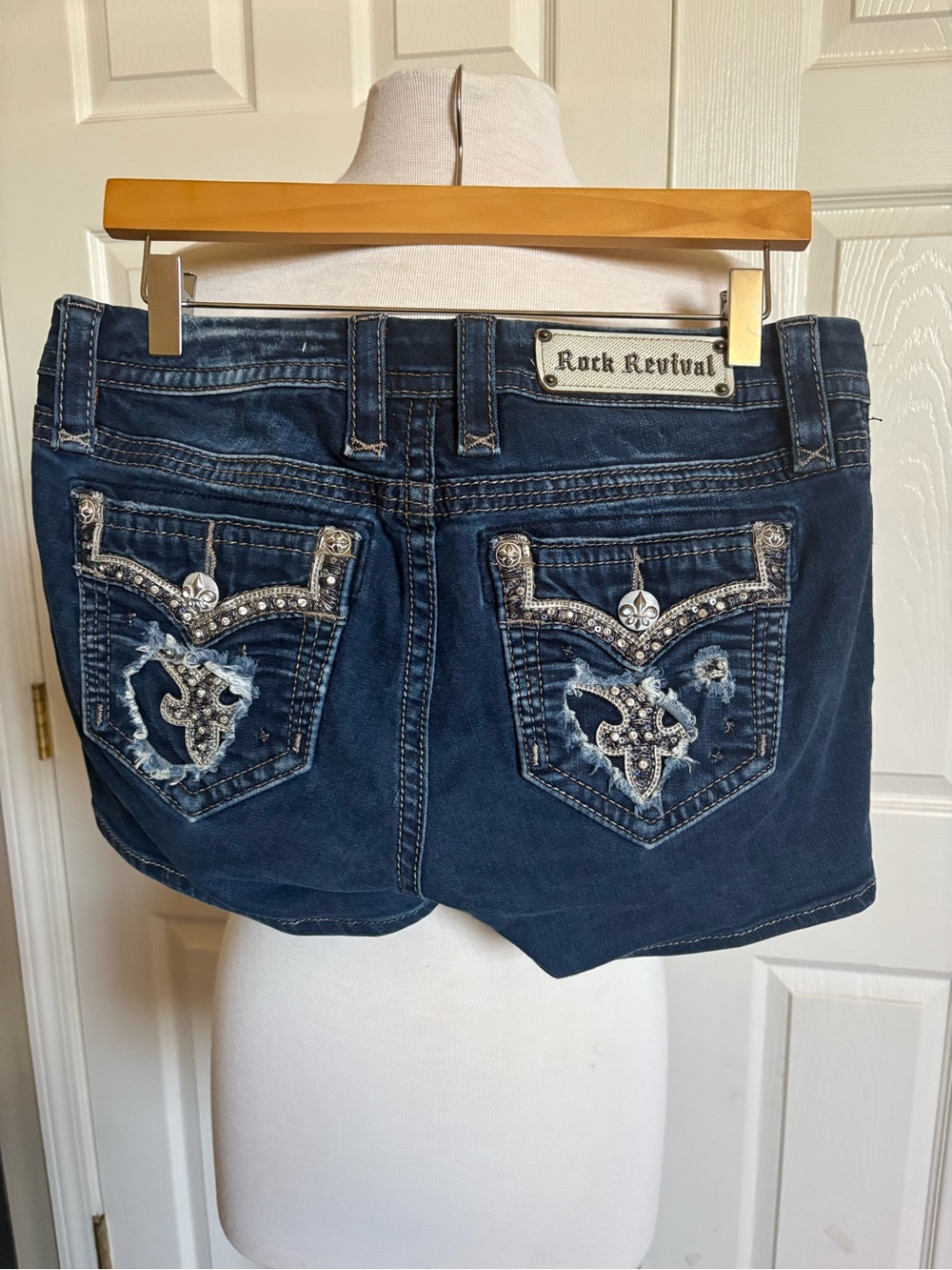 Women's Rock Revival Shorts - Picture 2 of 2